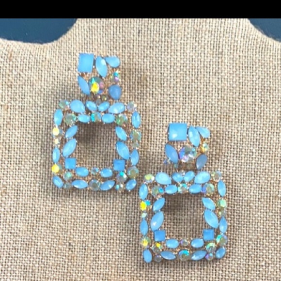 ✨LAST ONE _ BLUE 💙✨Geometric toned Charm Stones Earrings✨🏷✨ - Picture 1 of 9